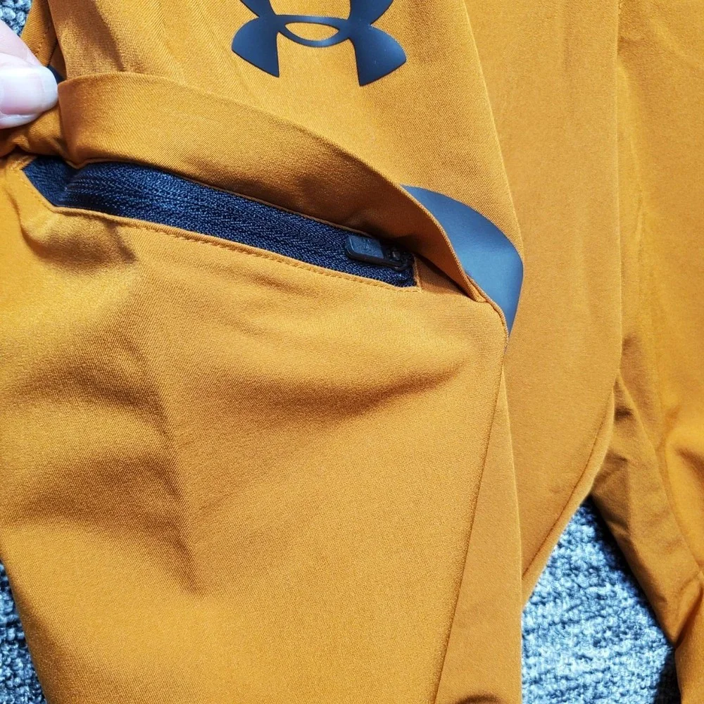 Under Armour 1373864 Hybrid Cargo Pants Mens Medium M Orange Joggers Athletic